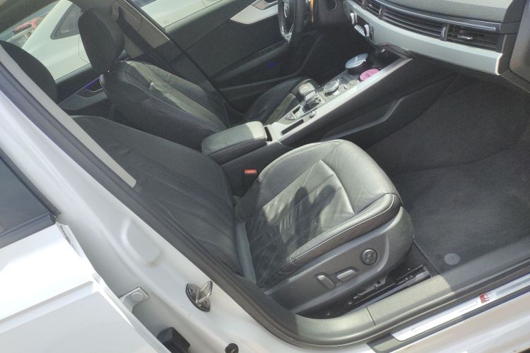 奥迪A4L 2019款 40 TFSI 时尚型 国VI局部细节9006