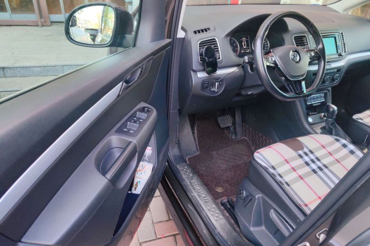 大众 夏朗 2018款 380TSI 尊享型 7座中控内饰7004