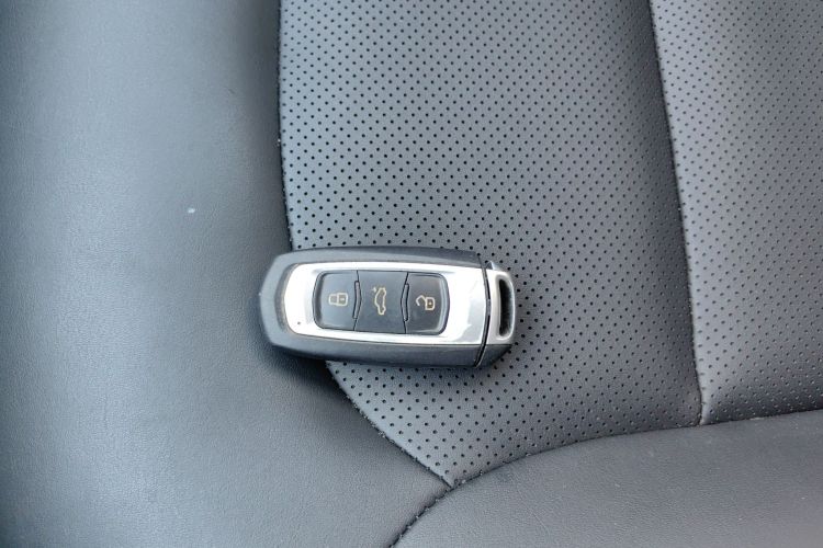 吉利汽车 帝豪GS 2016款 运动版 1.3T 手动领尚型中控内饰7004