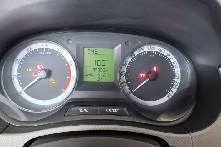 斯柯达 晶锐 2017款 1.4L 手动车享版中控内饰15