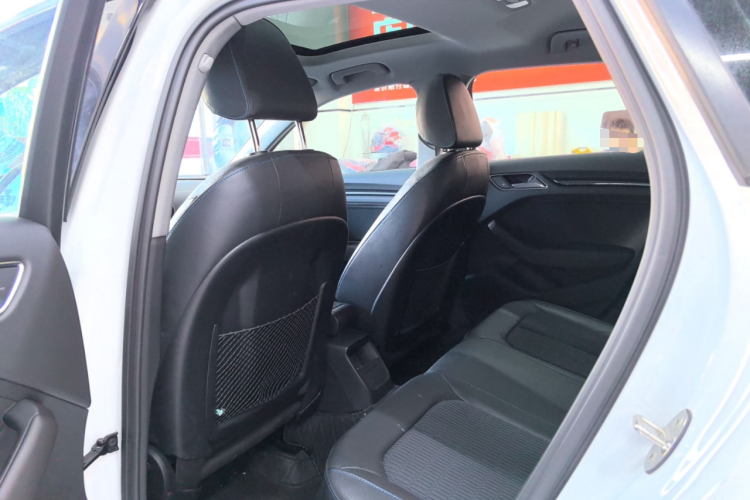 奥迪A3 2019款 Sportback 35 TFSI 时尚型 国VI中控内饰7001