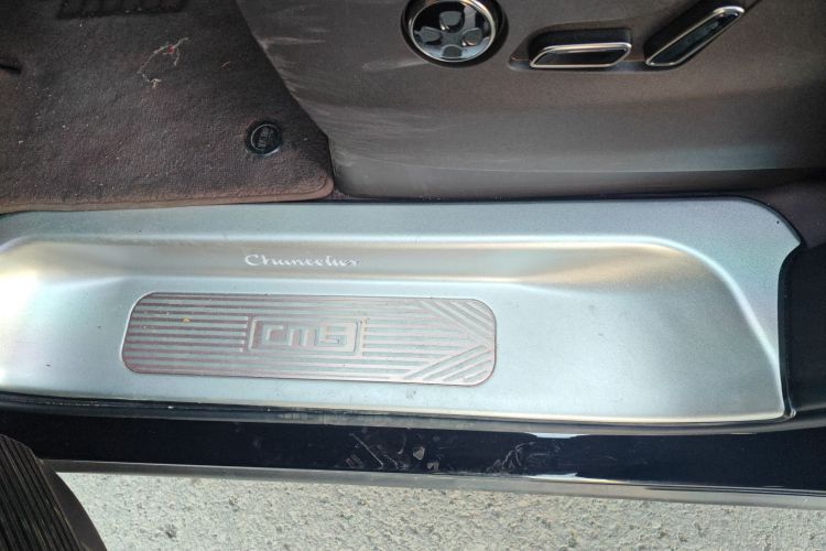 腾势D9 2024款 DM-i 1050 尊享型局部细节9002