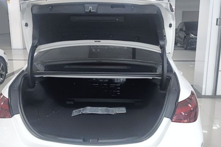 奔驰C级 2022款 C 200 L 运动版局部细节23