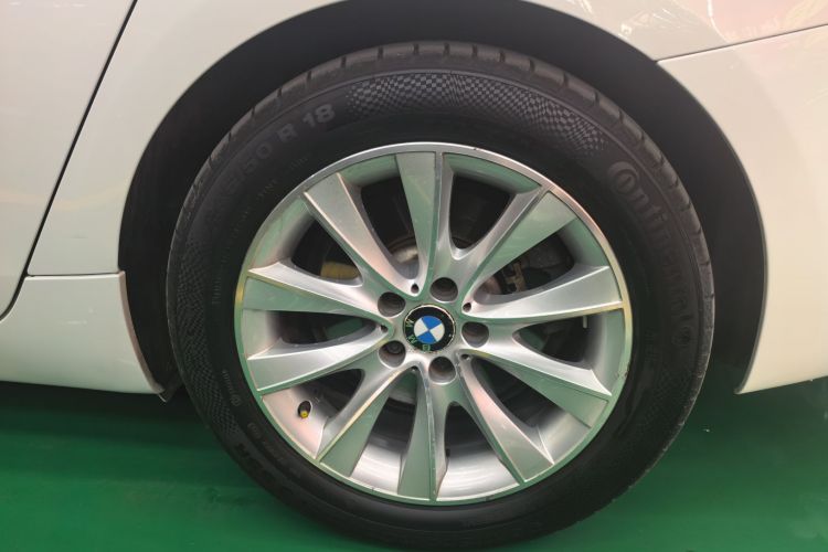 宝马5系GT 2014款 528i 领先型局部细节9003