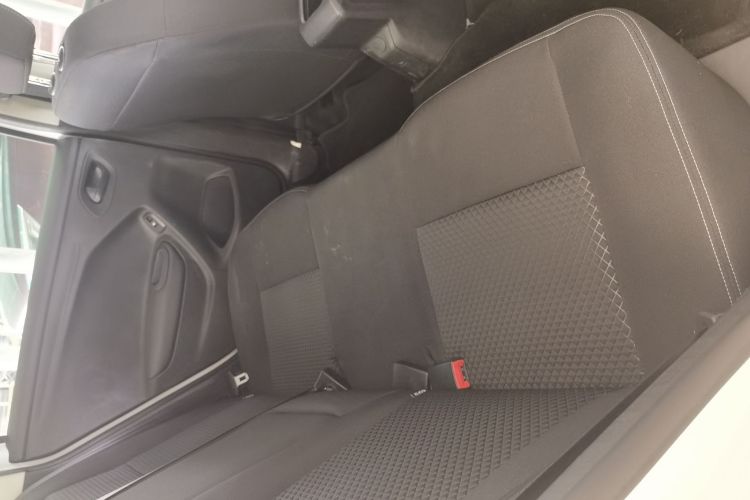 雪铁龙 爱丽舍 2017款 1.6L 手动时尚型车身外观6008