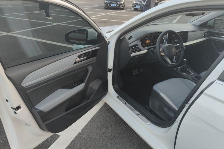 大众 朗逸 2023款 300TSI DSG满逸版中控内饰7003