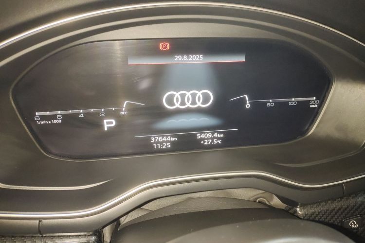 奥迪A4L 2020款 40 TFSI 时尚动感型中控内饰15