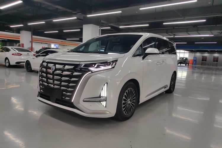 腾势D9 2022款 DM-i 970 四驱旗舰型车身外观1