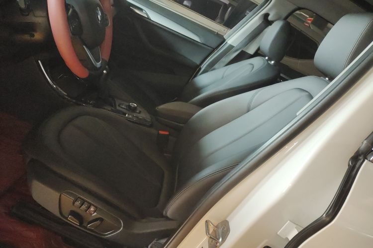 宝马X1 2018款 sDrive18Li 时尚型局部细节9005