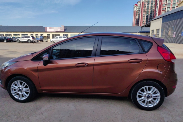 福特 嘉年华 2013款 两厢 1.5L 自动时尚型车身外观6007