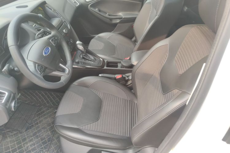 福特 福克斯 2017款 两厢 EcoBoost 180 自动精英型中控内饰7001