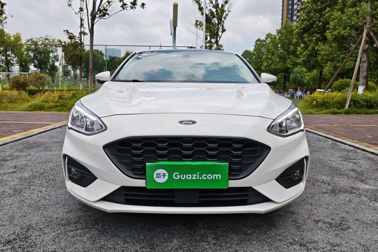 福特 福克斯 2020款 三厢 EcoBoost 180 自动锋潮型车身外观6009