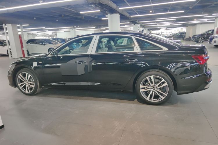 奥迪A6L 2025款 改款 40 TFSI 豪华动感型车身外观6005