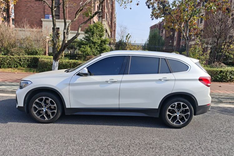 宝马X1 2020款 sDrive25Li 领先型车身外观6007