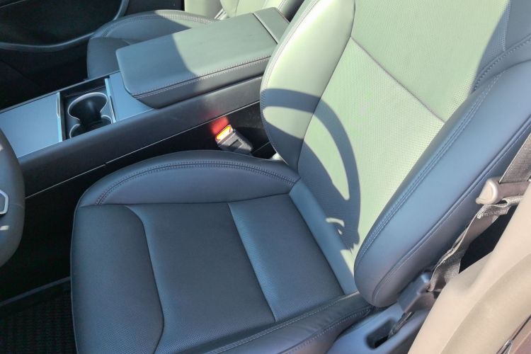 特斯拉 Model Y 2025款 后轮驱动版局部细节19