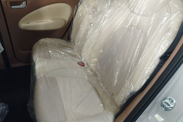 五菱汽车 宏光MINIEV 2025款 四门版 进阶款中控内饰7001