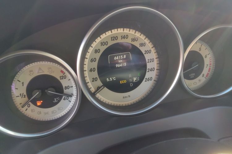 奔驰E级(进口) 2014款 E 200 轿跑版中控内饰15