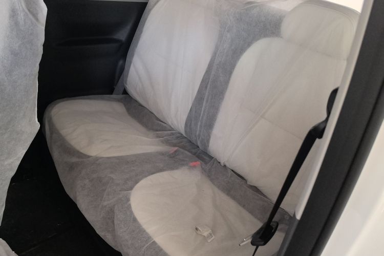 吉利银河 2025款 210km 熊猫卡丁中控内饰7001