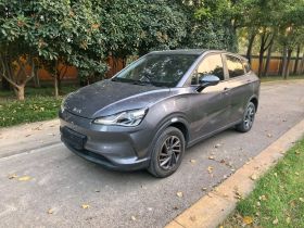 哪吒汽车 哪吒V 2022款 潮 300 Lite 磷酸铁锂