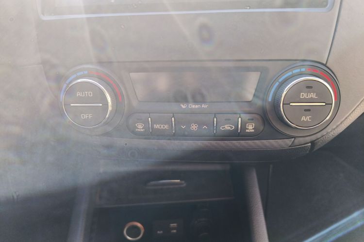 起亚K3 2015款 1.6L 自动DLX局部细节9011