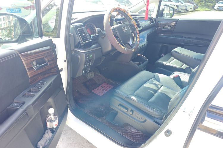 本田 艾力绅 2016款 2.4L 豪华版中控内饰7002