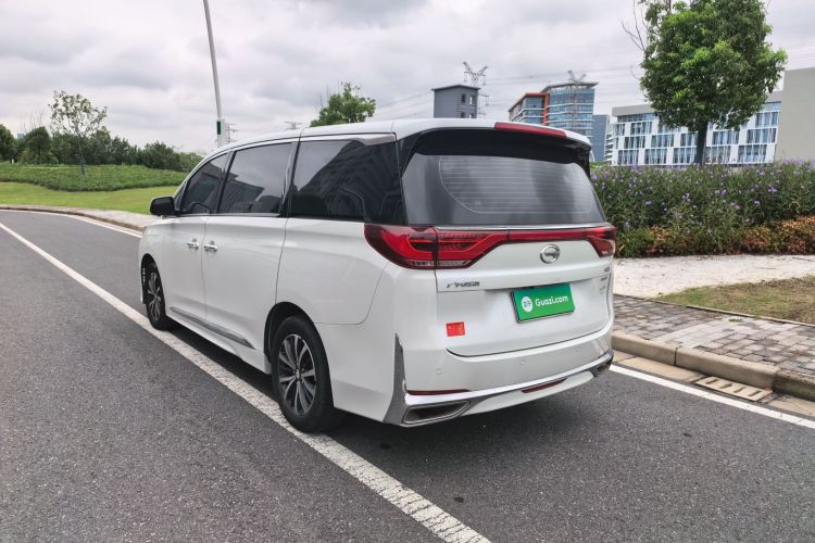 广汽传祺 传祺M8 2023款 领秀系列 390T 豪华版车身外观6004