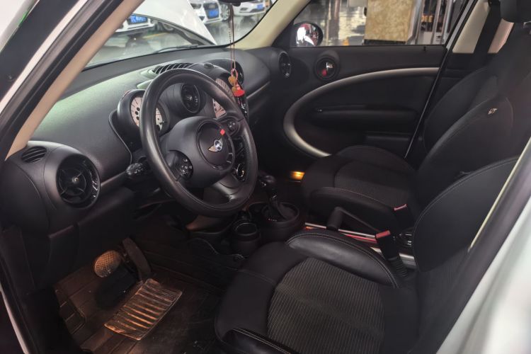 MINI Countryman 2011款 1.6L COOPER Fun中控内饰7001