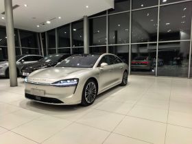 鸿蒙智行 享界S9 2024款 纯电 Ultra 四驱旗舰版