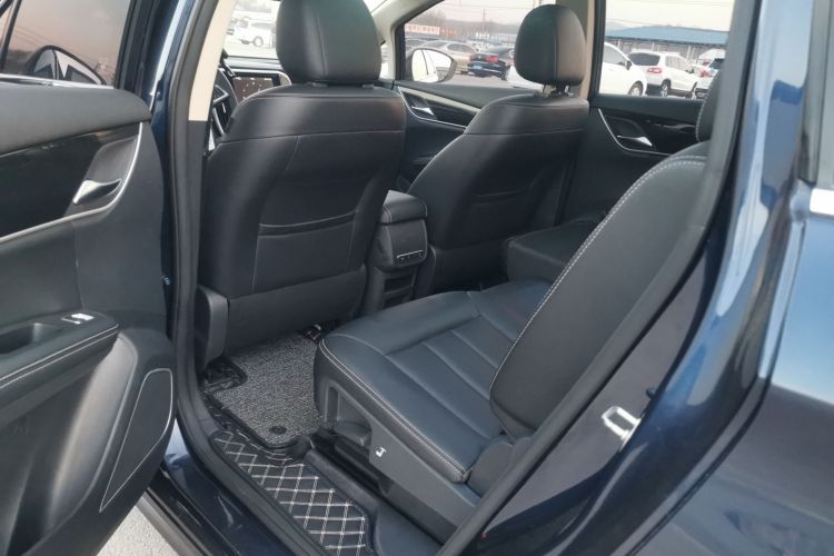 比亚迪 宋MAX 2017款 1.5T 自动智联尊贵型 7座中控内饰7001