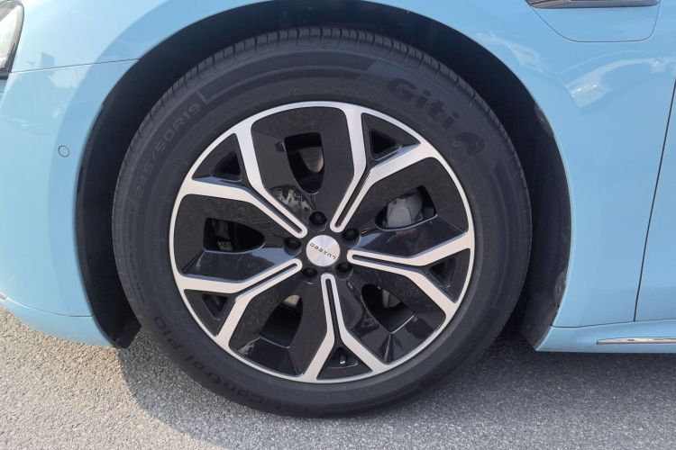 鸿蒙智行 智界S7 2025款 855km Max车身外观6007