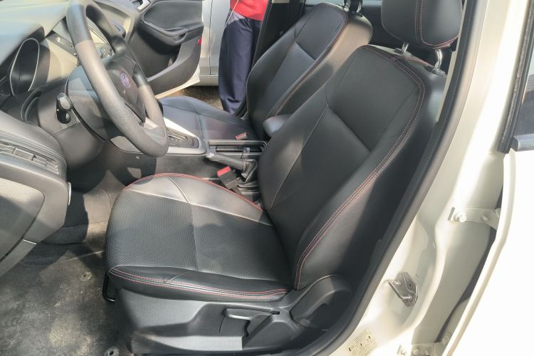 福特 福克斯 2018款 两厢经典 1.6L 自动舒适型智行版局部细节19