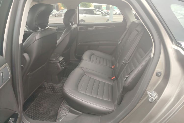 福特 蒙迪欧 2013款 2.0L GTDi200时尚型中控内饰7001