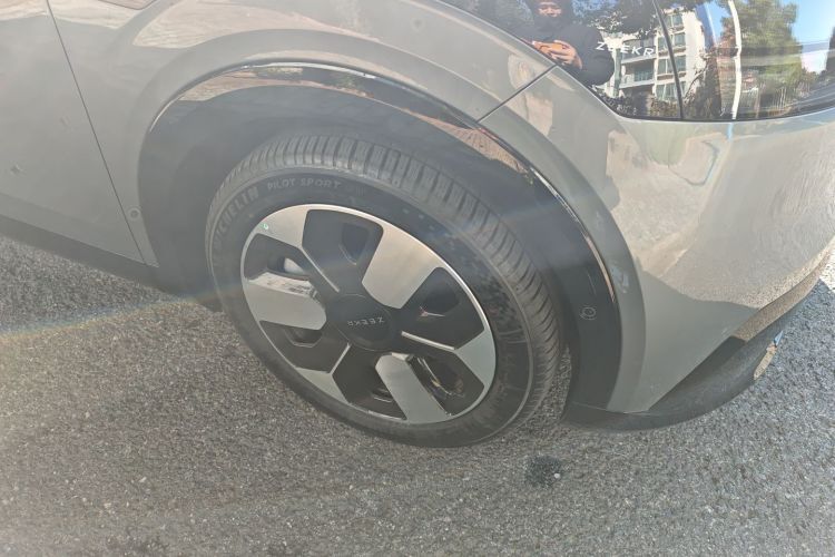 极氪MIX 2025款 智驾版车身外观6003