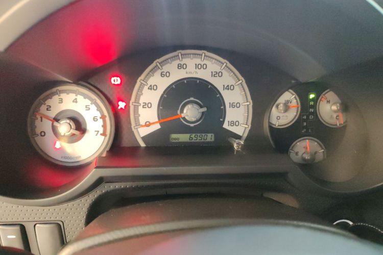 丰田 FJ酷路泽（平行进口）中控内饰15