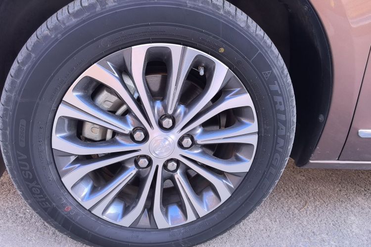 别克GL8 2021款 陆上公务舱 652T 尊贵型车身外观6006