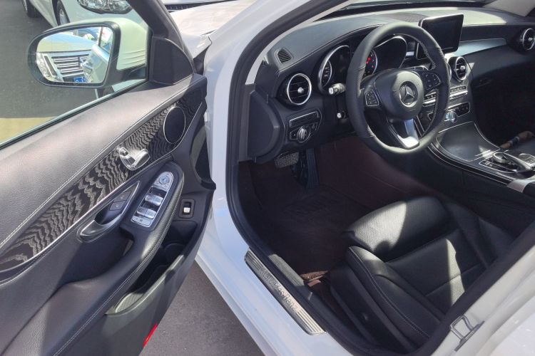 奔驰C级 2018款 C 180 L 时尚型运动版中控内饰7002