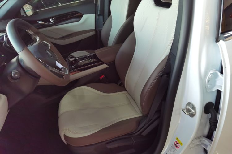 比亚迪 秦PLUS 2024款 荣耀版 DM-i 55KM领先型局部细节19