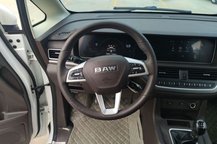 BAW北汽制造 锐胜王牌M7 2023款 1.6L 长轴创享型 9座局部细节13