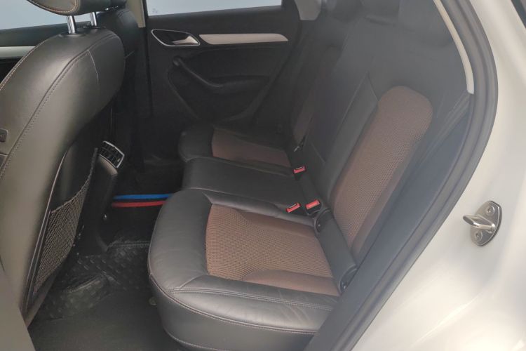 奥迪Q3 2018款 30周年年型 30 TFSI 时尚型中控内饰7001