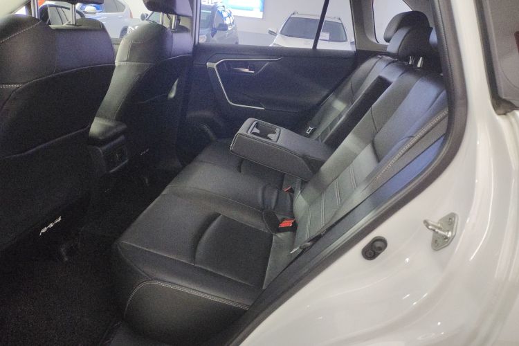 丰田 RAV4荣放 2022款 2.0L CVT两驱风尚Plus版中控内饰7001