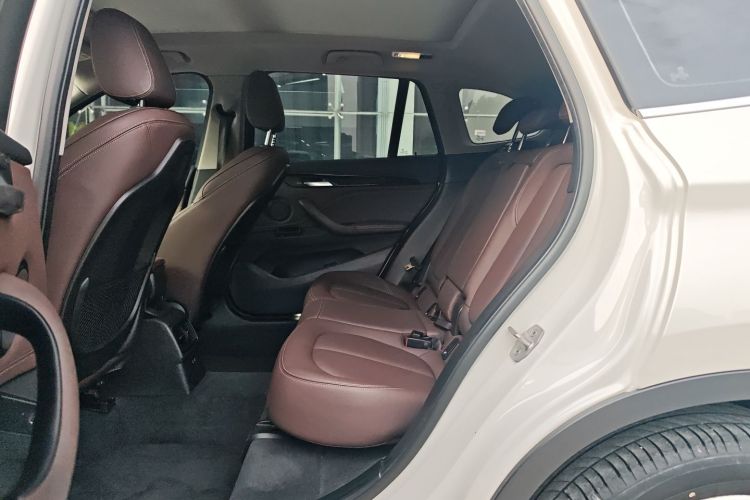 宝马X1 2020款 sDrive20Li 尊享型中控内饰7004