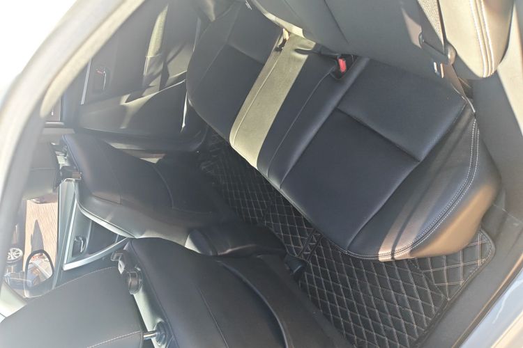 丰田 雷凌 2017款 改款 185T CVT精英版 国VI中控内饰7004