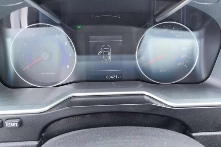 吉利汽车 帝豪 2016款 三厢 1.5L CVT向上版中控内饰15