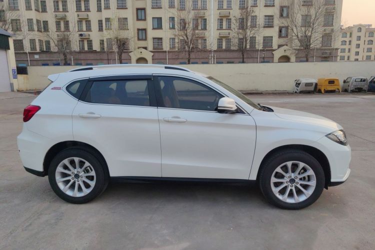 哈弗H2 2017款 红标 1.5T 手动两驱豪华型车身外观6003