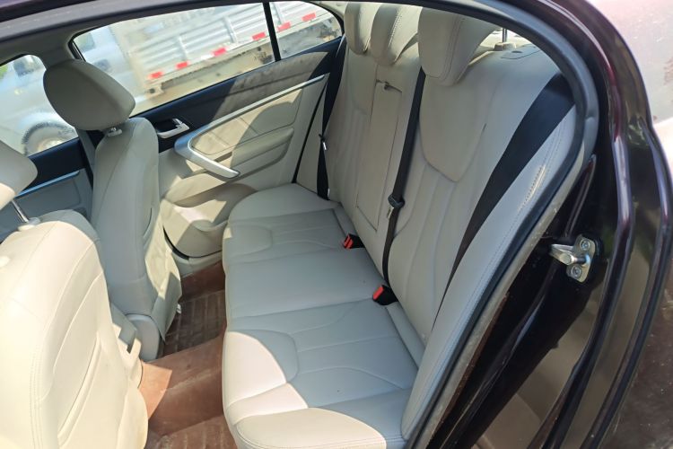 吉利汽车 帝豪 2016款 三厢 1.5L 手动豪华型中控内饰7001