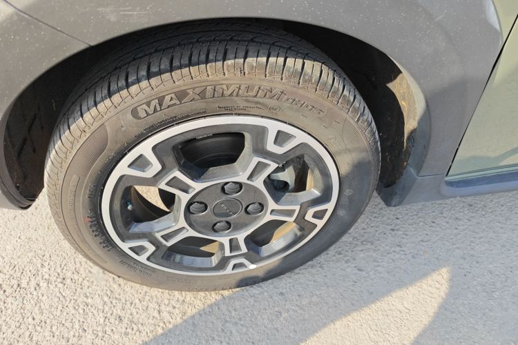 吉利银河 2024款 200km 熊猫骑士车身外观6012