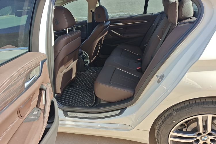 宝马5系 2023款 530Li 领先型 豪华套装中控内饰7001