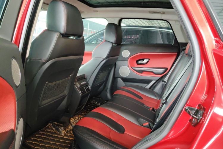 路虎 揽胜极光(进口) 2015款 2.0T 5门耀动版中控内饰7001