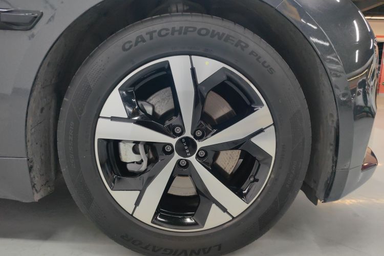 极氪001 2022款 超长续航单电机 WE版车身外观6003