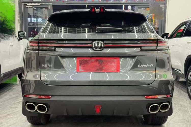 长安UNI-K 2024款 2.0T 两驱全球行版车身外观6005